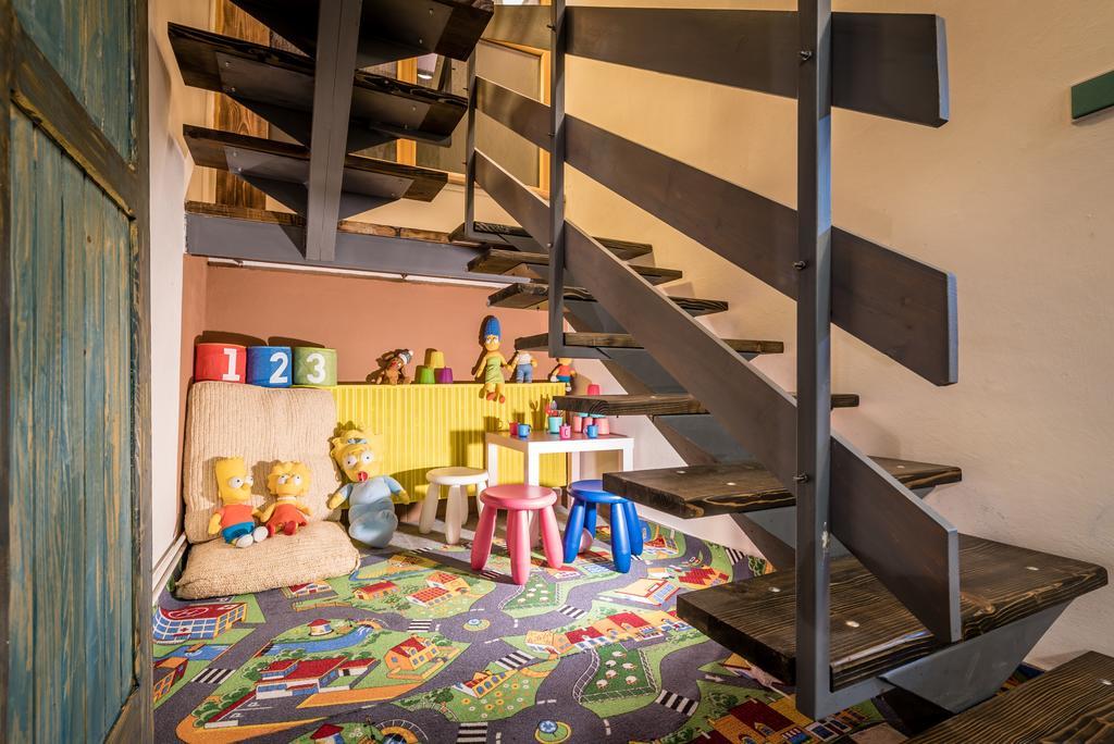 Rys Apartmany - Liptov ลิฟตอฟสกีมิคูลาช ภายนอก รูปภาพ