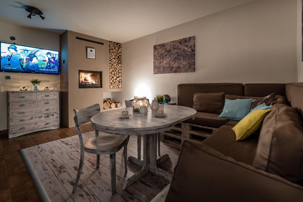 Rys Apartmany - Liptov ลิฟตอฟสกีมิคูลาช ภายนอก รูปภาพ