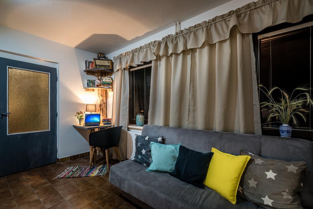 Rys Apartmany - Liptov ลิฟตอฟสกีมิคูลาช ภายนอก รูปภาพ