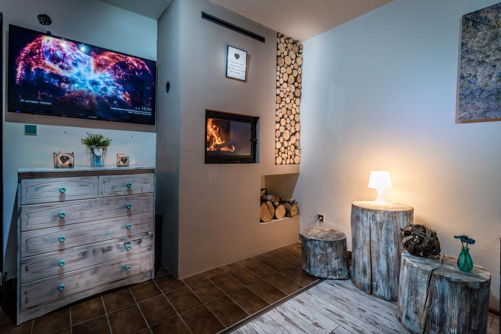 Rys Apartmany - Liptov ลิฟตอฟสกีมิคูลาช ภายนอก รูปภาพ