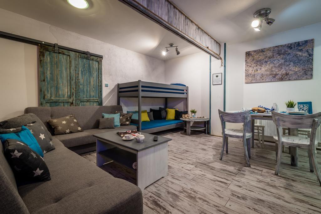 Rys Apartmany - Liptov ลิฟตอฟสกีมิคูลาช ภายนอก รูปภาพ