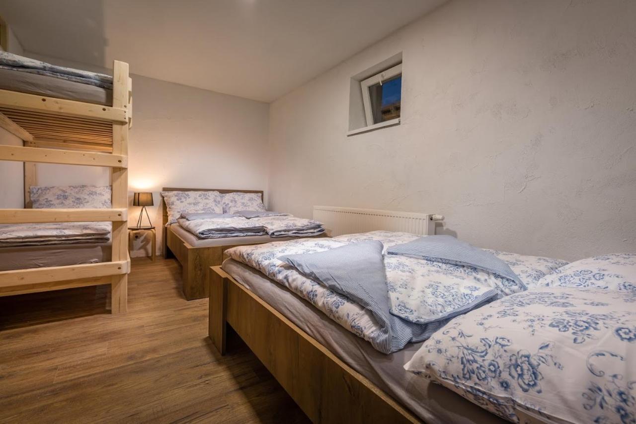Rys Apartmany - Liptov ลิฟตอฟสกีมิคูลาช ภายนอก รูปภาพ