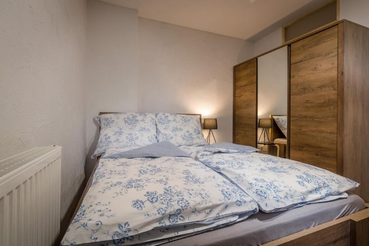 Rys Apartmany - Liptov ลิฟตอฟสกีมิคูลาช ภายนอก รูปภาพ