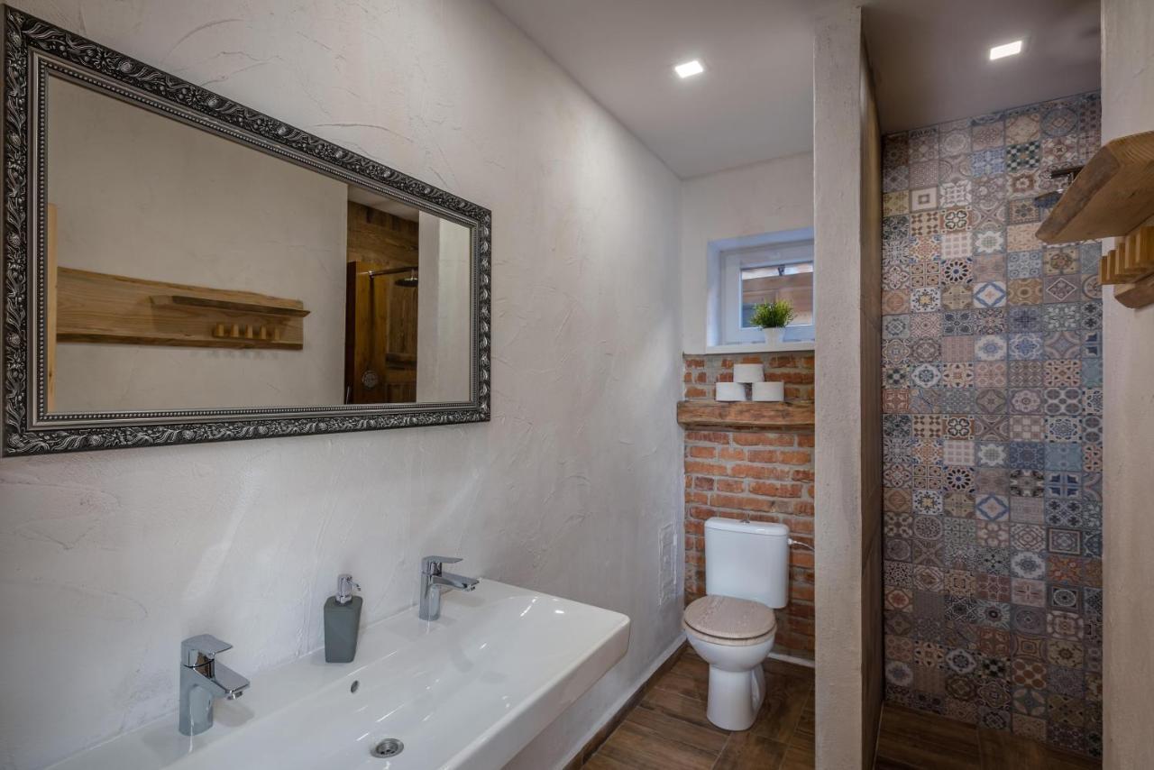 Rys Apartmany - Liptov ลิฟตอฟสกีมิคูลาช ภายนอก รูปภาพ