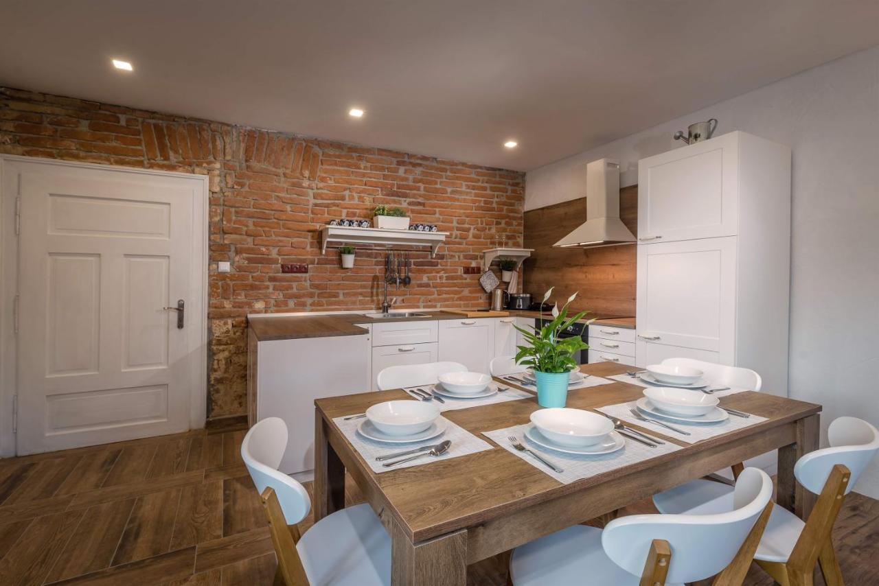 Rys Apartmany - Liptov ลิฟตอฟสกีมิคูลาช ภายนอก รูปภาพ